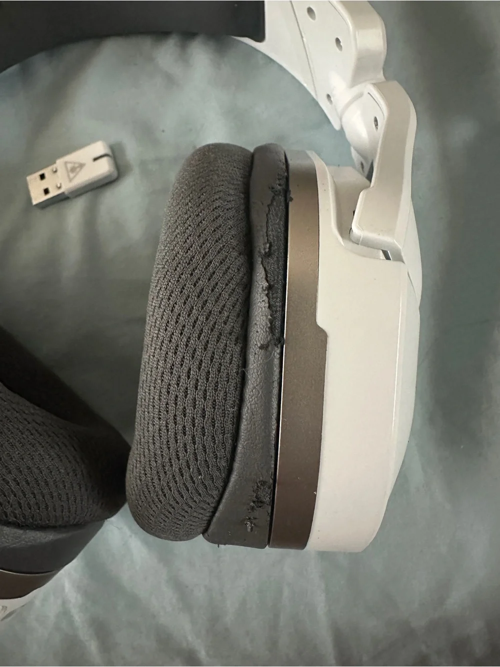 Turtle beach headset and dongle